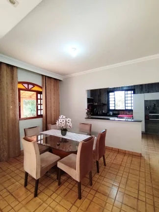 Imagem Casa em condomínio, piscina, área gourmet, pomar, varanda