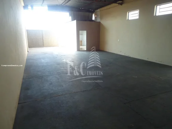 Imagem Casa para Venda em Limeira, JARDIM DO LAGO, 3 dormitórios, 3 suítes, 2 banheiros, 6 vagas