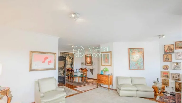 Imagem Cobertura super espaçosa com 432m2, 5 dormitórios ( 2 suítes ) e 4 vagas na garagem. No primeiro ...