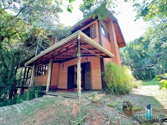 Imagem Casa para Venda em Balneário Camboriú, Praia do Estaleiro, 3 dormitórios, 1 suíte, 2 banheiros, 2 vagas