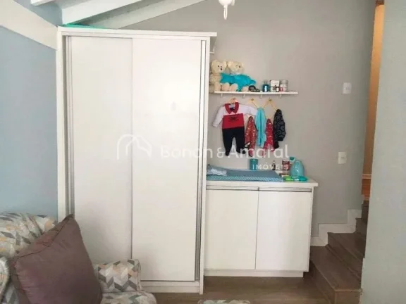 Imagem Sobrado, com linda vista. 5 suítes, sendo uma master com hidro, e varanda em todas elas;
Sala de es...