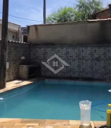 Imagem Casa Triplex para Venda em Campo Grande com 3 Suítes