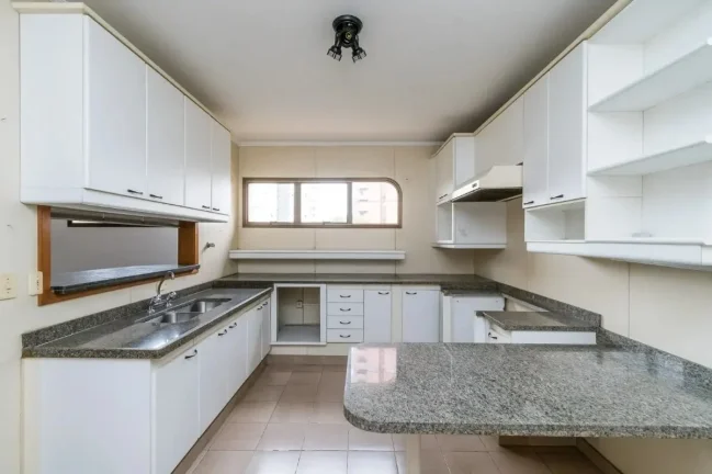 Imagem Apartamento 370M², 4Q, 3 Suítes, 5 Banheiros, 4 Vagas, Lareira, Piscina Coberta, Sauna Seca e Úmida, Salão de Festas, Depósito, Dep. Compl. de Serviço
