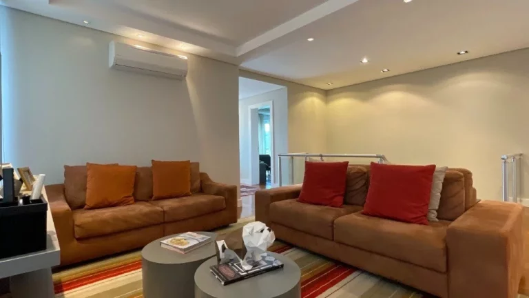 Imagem Imperdível casa em condomínio de luxo no Residencial Tamboré 10 em Santana de Parnaíba-SP: 4 quartos, 4 suítes, 5 banheiros, 4 vagas, 566m²!