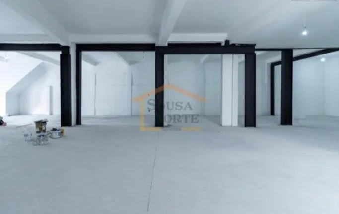 Imagem Salão comercial amplo, 420m², ideal para diversos tipos de comércio ou prestação de serviços. ...
