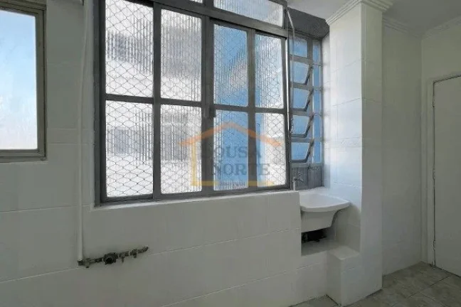 Imagem Apartamento 67m², 2 dormitórios, banheiro, sala ampla e iluminada, cozinha arejada com boa ventila...