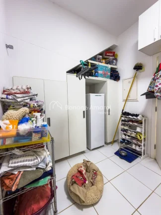 Imagem Localizada em um dos bairros mais valorizados de Campinas, esta casa em condomínio fechado na Chác...