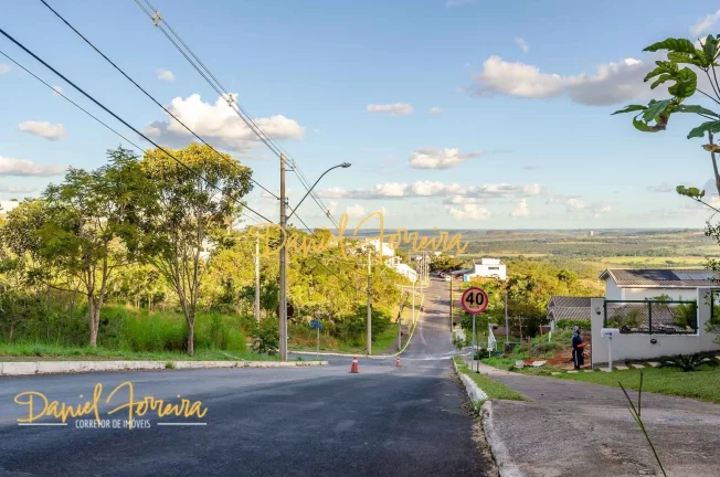Imagem Lote em Aclive - Travessa Poço Azul - Condomínio Santa Monica - DF