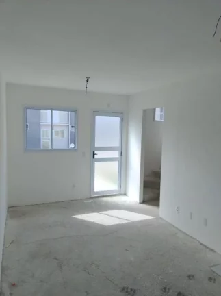 Imagem Sobrado com 2 dormitórios à venda, 61 m² por R$ 340.000,00 - Vila Urupês - Suzano/SP