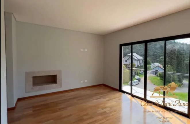 Imagem Linda Casa a Venda em Condomínio fechado em Campos do Jordão-SP