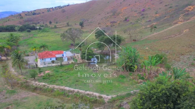 Imagem Chácara à venda Com 03 quartos - Córrego São Francisco - Mantena - MG