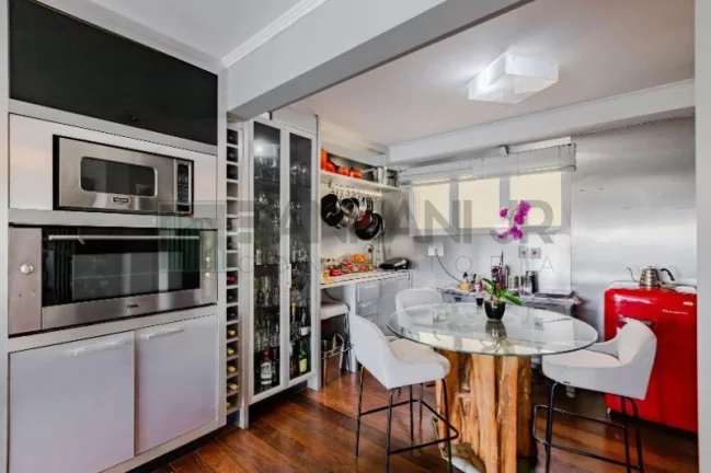 Imagem Apartamento com varanda locação em São Paulo-SP, Alto de Pinheiros: 3 quartos, 3 suítes, 4 salas, 5 banheiros, 4 vagas, 220m². Venha conhecer!