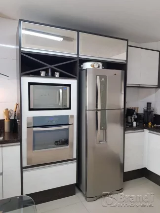 Imagem Ótimo sobrado 3 dorms sendo 1 suíte planejada, cozinha planejadas, 2 vagas.