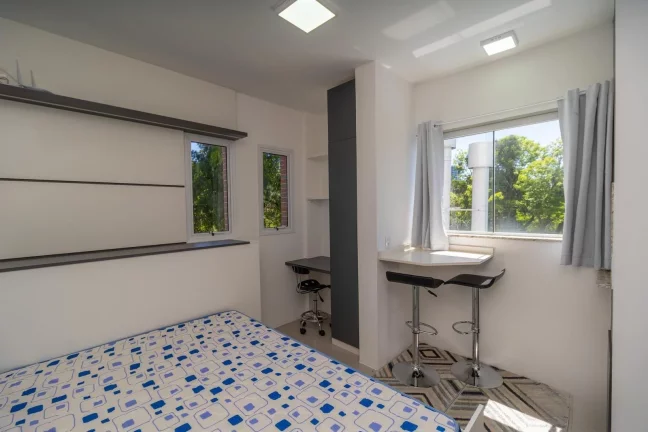 Imagem Studio mobiliado com 1 vaga no Mercês