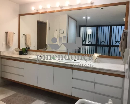 Imagem Apartamento à venda em Higienópolis com 327m², 3 suítes + escritório, 3 vagas livres.