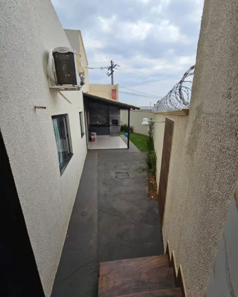 Imagem Linda Casa De Esquina No Ravena