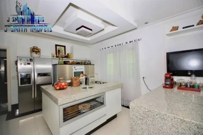 Imagem Belíssima casa em um dos melhores condomínios de alto padrão na Granja Viana!

 1 MILHÃO ABAIXO ...