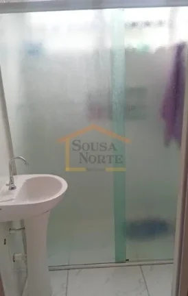 Imagem Apartamento no 3º andar (acesso por escadas), 64m², 2 dormitórios, sendo 1 suíte, sala ampla e b...