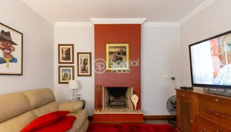 Imagem Espaçoso apartamento à venda com 4 quartos, sendo 4 suítes, e 6 banheiros no total, 2 quartos de ...