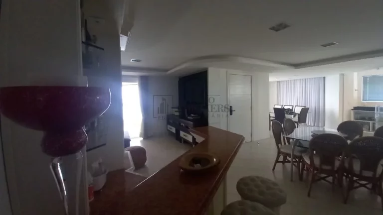 Imagem Apartamento Frente Mar com 3 suítes à venda no Centro de Balneário Camboriú/SC