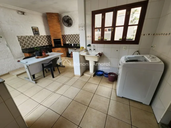 Imagem Imóvel espaçoso para comprar, confira esta ótima opção com 5 quartos, sendo 1 suíte, e 3 banhe...