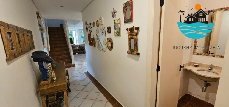 Imagem Casa a Vendas - Condomínio 4 suítes, 3 vagas, serviço de praia, piscina coletiva, sauna, jogos - 240m² de área construída | Juquehy Imobiliária.