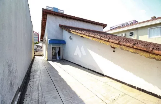 Imagem Casa isolada á venda em Santos !
