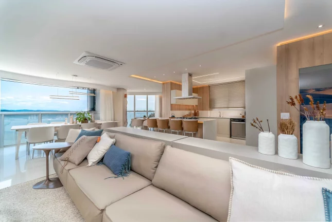 Imagem Apartamento com 4 dormitórios sendo 4 suítes e 4 vagas de garagem em Balneário Camboriú/SC