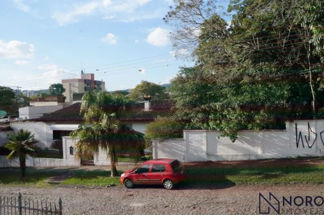 Imagem Casa ampla esquina 3 dormitórios suíte piscina gar 2 car Bairro Lourdes