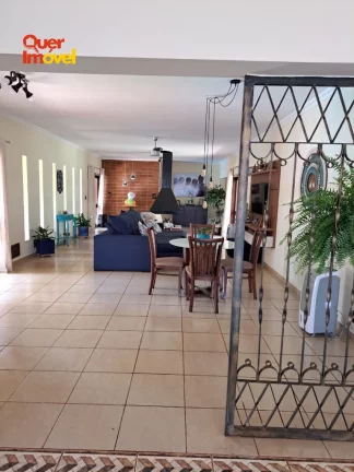 Imagem Casa à venda no Jardim Recreio, Ribeirão Preto-SP: 3 quartos, 3 suítes, 5 salas, 4 banheiros, 5 vagas, 450m². Quer Imóvel Negócios Imobiliários.