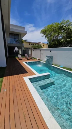 Imagem Imóvel à venda: Casa em Condomínio com Piscina no bairro GUARAJUBA, Camaçari - 422m²