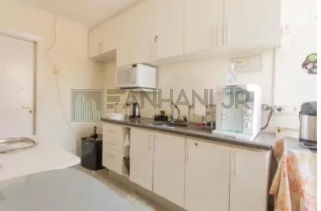 Imagem Venha conhecer este imóvel incrível, totalmente reformado e finamente decorado, com uma localização excepcional! Com 587m² de área construída este e