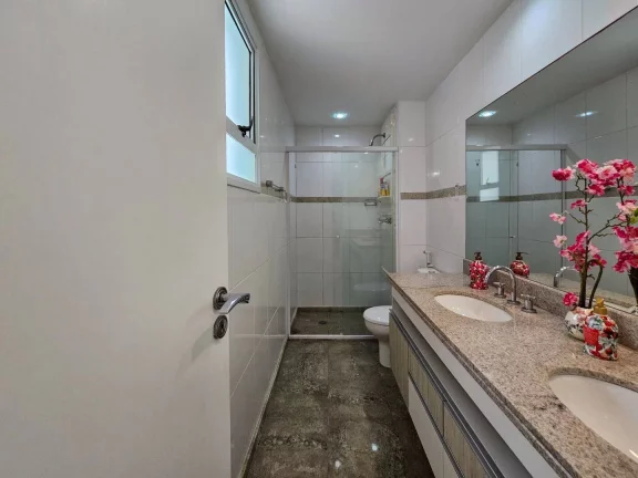 Imagem Deslumbrante Cobertura de 5 Quartos com Vista para Serra no Módulo 7.