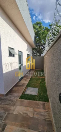 Imagem Casa com 3 quartos no Setor Faiçalville em terreno com 378m² com 221,38m² de área construída po...