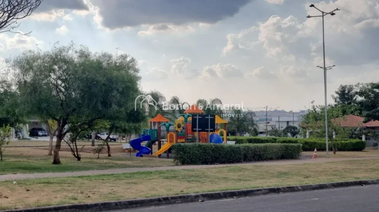 Imagem Localizado no Condomínio Real Park Sumaré, este lote de esquina com 332 m² oferece uma oportunida...