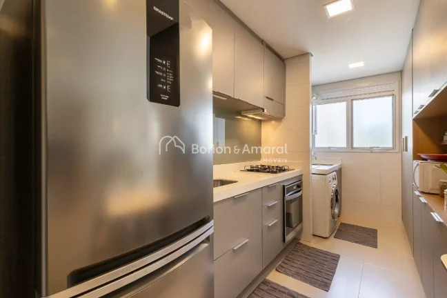 Imagem Apartamento à venda com 2 suítes no Cambuí. Possui 72m² e foi reformado com projeto de arquiteta...
