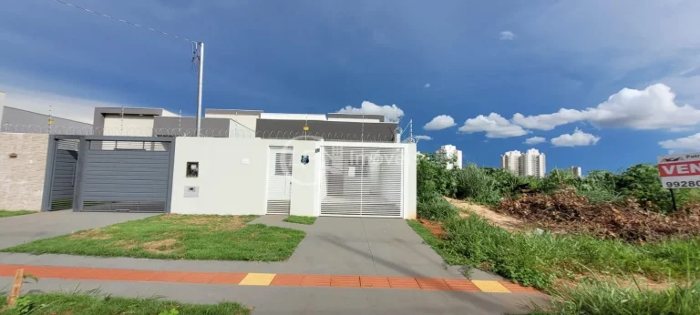 Imagem Imperdível oportunidade: Casa à venda em Campo Grande-MS, bairro São Francisco, 3 quartos, 1 suíte, 1 vaga de garagem!