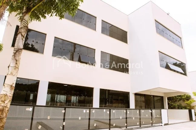 Imagem Venda de prédio comercial, no Jardim do Lago, em Campinas!
Zoneamento ZM 2.
Local de fácil acesso ...