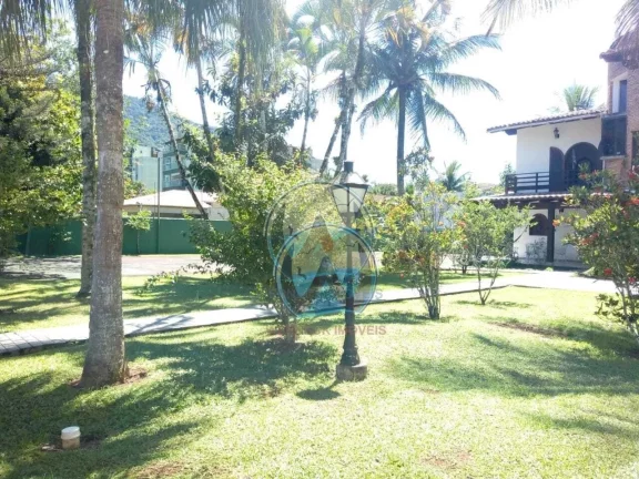 Imagem Casa de Luxo à Venda em Ubatuba-SP, Bairro Lázaro: 5 Quartos, 4 Suítes, 292m² - Imperdível!