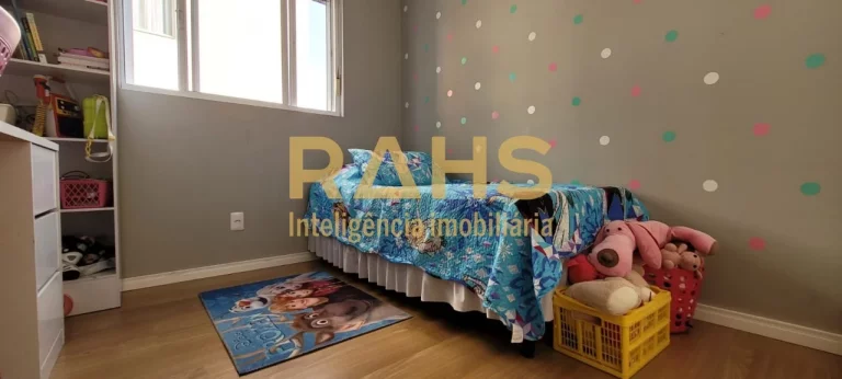 Imagem Ótimo apartamento com 3 quartos, sendo 1 suíte, localizado no bairro Costa e Silva, próximo a Pan...