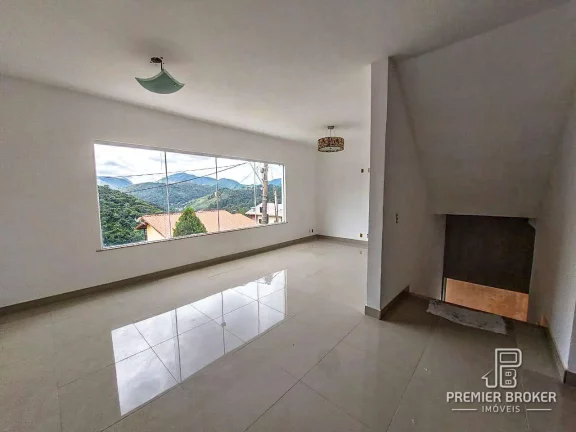 Imagem Casa à venda, 216 m² por R$ 800.000,00 - Albuquerque - Teresópolis/RJ