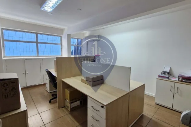 Imagem Imperdível: Casa Comercial de 2 Quartos na Aclimação, São Paulo-SP, 5 Banheiros, 9 Vagas de Garagem, 270m² de Área.