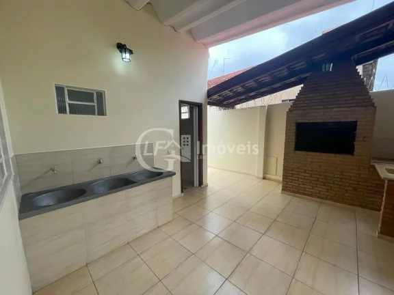 Imagem Espaço Comercial Impecável no Centro de Campo Grande-MS: 3 Quartos, 2 Salas, 4 Banheiros, 1 Vaga de Garagem - 220m²