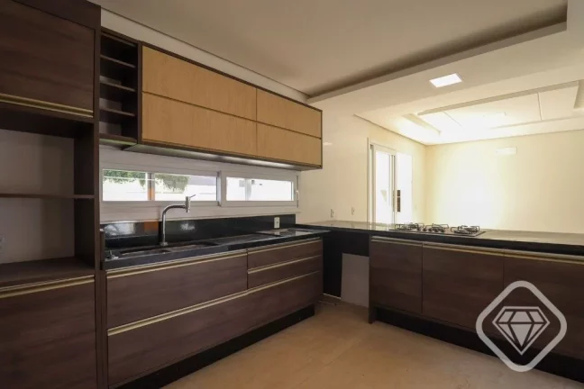 Imagem Casa em Condomínio Alto Padrão no Altos do Lago, Zona Sul de Porto Alegre

Brilhante Imóveis apre...