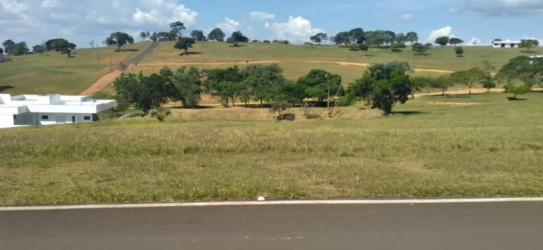 Imagem OPORTUNIDADE CONDOMÍNIO RIVIERA SANTA CRISTINA TERRENO 450,00 M ASFALTO ENERGIA ÁGUA MARAVILHOSA REPRESA 2 CLUBES REQUINTE EM MORAR BEM