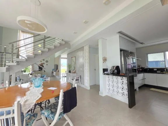 Imagem Venha conhecer essa casa maravilhosa no melhor condomínio de Peruíbe