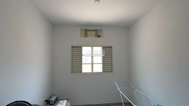 Imagem Casa à venda com 4 dormitórios no bairro Núcleo Habitacional Silvério Cartafina
