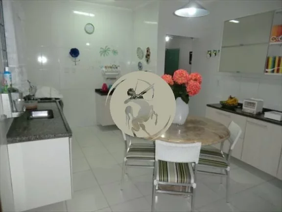 Imagem OPORTUNIDADE! CASA TÉRREA TOTALMENTE REFORMADA, MODERNIZADA, REPLETADE ARMÁRIOS EMBUTIDOS NOVOS, T...