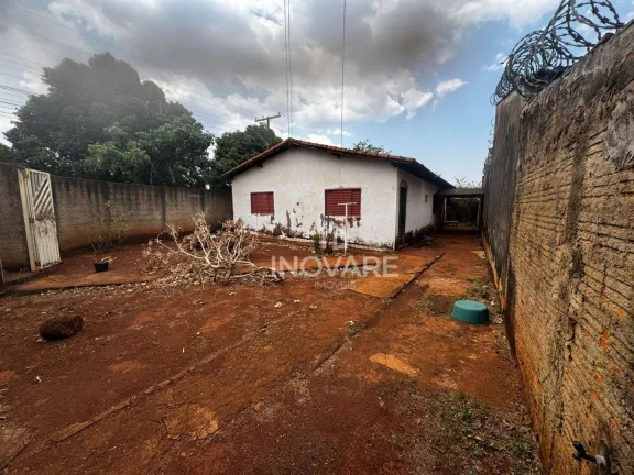 Imagem Casa com 3 dormitórios à venda, 90 m² por R$ 160.000,00 - Jardim Leonora - Itumbiara/GO