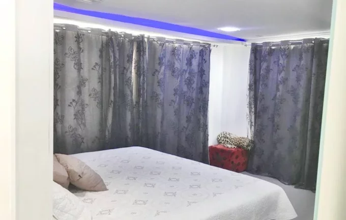 Imagem VARG.PEQUENA CASA 600m2 COND.FECHADO PISCINA JACUZZI CHURRASQ. 4QTS(3STS)